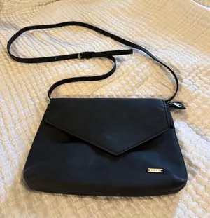 Roxy Black Envelope Crossbody Bag thumbnail 1