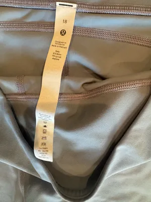 Lululemon Groove Nulu High‑Rise Flared Pant Regular – Size 18 thumbnail 4