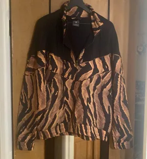 Free People Movement NWOT Walk The Line tiger print pullover, size medium 8/10 thumbnail 4