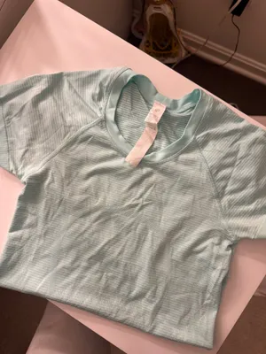 Lululemon Swiftly Tech Short Sleeve 2.0 thumbnail 2