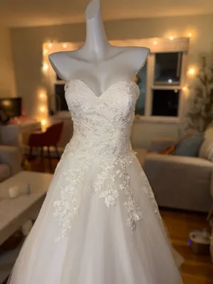 Classic Ivory Strapless Lace & Tulle Wedding Dress thumbnail 2