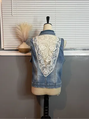 Maurices Lace Back Denim Vest Sleeveless Jean Jacket Boho Festival Y2K Size 0 thumbnail 6