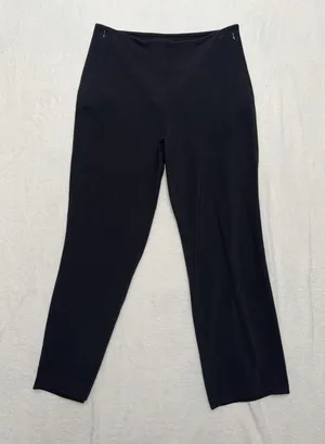 Lululemon Women's On the Move Pant Black Mid Rise Travel Size 8 thumbnail 1