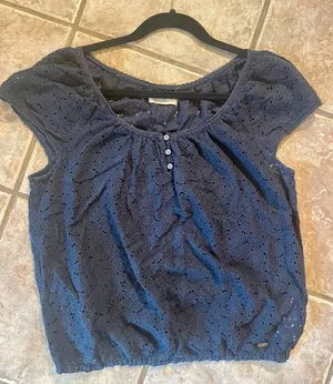 Hollister Top Size L thumbnail 1