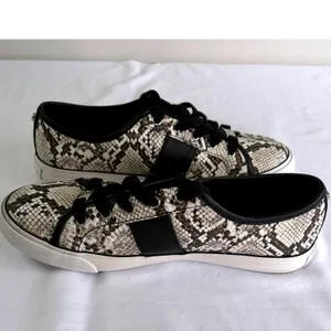 Guess Los Angeles Snake Print Sneakers Women's Size 9‎ Y2K Streetwear Luxe Chic thumbnail 3