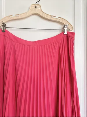 Boden • Kristen Pleated Skirt in Strawberry Shortcake Pink midi coral accordion thumbnail 6