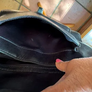 Elegant Black Leather Shoulder Bag thumbnail 10