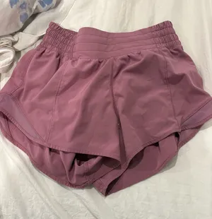 Lululemon Shorts Hot Hotty 2.5" Pink thumbnail 1