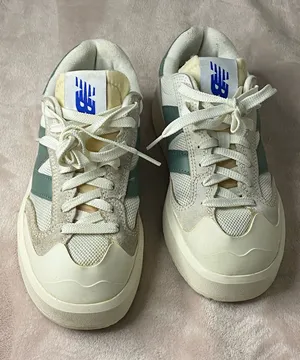 Unisex New Balance CT302 Sneakers shoes size women (7) mens (5.5) thumbnail 1