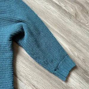 American Eagle Chenille Oversized Chunky V-Neck Sweater Teal Size M thumbnail 5