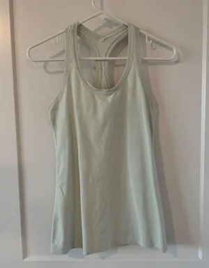 lululemon tank top NO SIZE TAG thumbnail 1