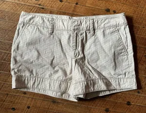 Gap tan floral flat front size 6 chino preppy vacationcore shorts thumbnail 1