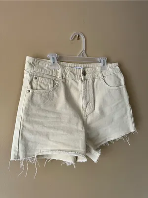 Zara Pale Yellow Raw-Hem Denim Shorts thumbnail 2