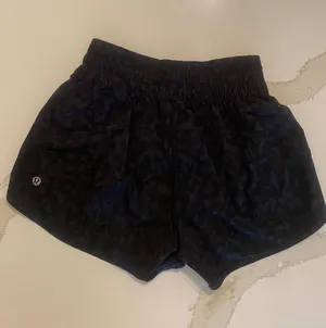 Lululemon Tracker Short V 3” Black Cheetah Shorts thumbnail 5