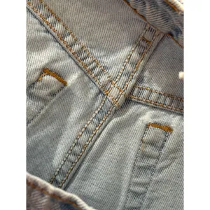 Vintage 1998 Levi's Denim Shorts Size 8 Light Wash High Waisted 550 Relaxed Fit thumbnail 9
