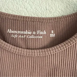 Abercrombie & Fitch Essential Ribbed Tank Bodysuit in Taupe. Size Small thumbnail 5