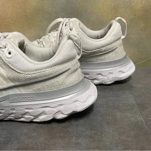 Nike React Infinity Run Flyknit 2 Women's White Sneakers Size 7.5 thumbnail 7