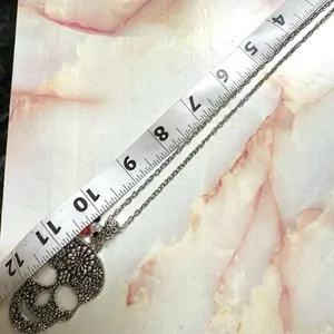 Silver tone skull pendant necklace thumbnail 3