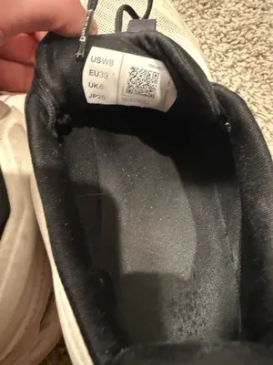 On Cloud Shoes thumbnail 2