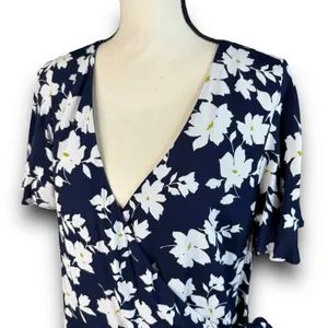 VICI Blue Floral Wrap Mini Dress Vneck Short Sleeve Spring Summer Size Medium thumbnail 4