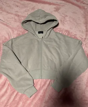 White Fox Boutique thumbnail 1