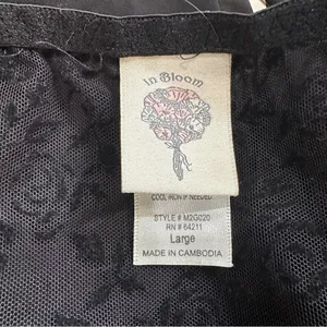 Vintage 1980s In Bloom Nightgown – Size L – Black Nylon with Rose Lace Bust thumbnail 12