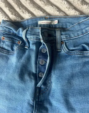 Levi’s Wedgie Straight Jeans thumbnail 3