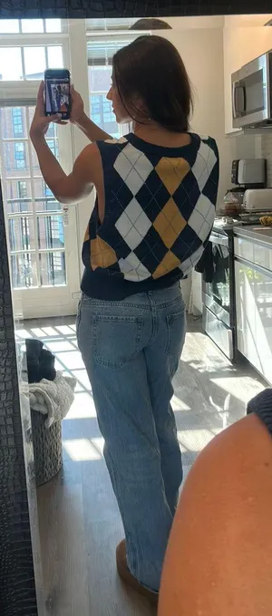 American Eagle Outfitters Sweater vest thumbnail 2