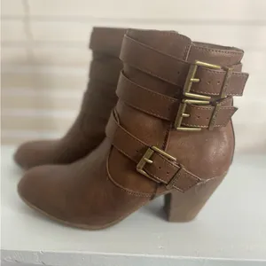 DkDk Brown Ankle Boots. Size 8 thumbnail 4