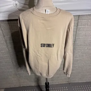 Smiley World x H&M Tan Beige Graphic Sweatshirt Stay Smiley Crewneck Medium thumbnail 3