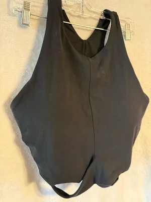 Athleta women’s size xl black Conscious Cut Out Crop sports bra thumbnail 4