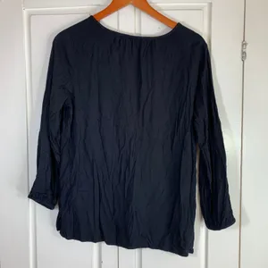 Old Navy Womens Black Embroidered Tunic Shirt Long Sleeve V Neck‎ Size S thumbnail 8