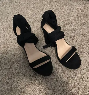 Heels Black Size 7.5 thumbnail 1