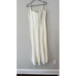 Jovani Cream Bridal Gown a Line Dress with Corset Structural Top Size 10 ,2666 thumbnail 2