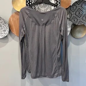 Lululemon Gray Space Dye Long Sleeve Active Top Thumbholes Pleated Back Sz 6 thumbnail 3