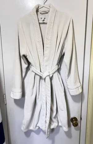 Lord & Taylor White Plush Luxury Robe Size S/M thumbnail 1