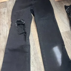 Risen black distressed jeans size 9/29‎ thumbnail 6