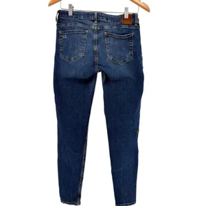 Zara Basic Z1975 Denim Women Blue Embroidered Rose Skinny Jeans Boho Size 4‎ thumbnail 2