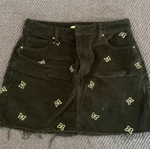 Passing skirt thumbnail 1