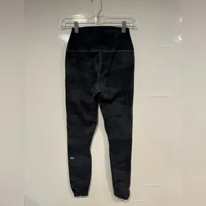 Alo High Waist Airlift 7/8 black‎ camo leggings thumbnail 4