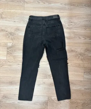 American Eagle Black Distressed Ripped Mom Jeans Size 4 thumbnail 3