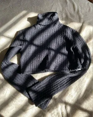 Bershka Black top thumbnail 1
