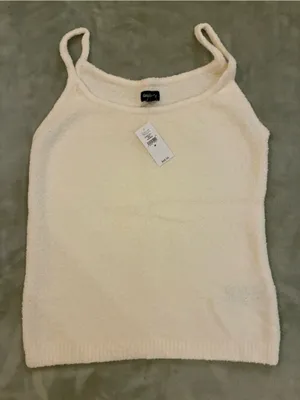 Women’s Gap Brand Cozy Cream Fuzzy Tank & Short Lounge Set Size Medium thumbnail 2