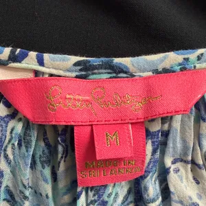 Lilly Pulitzer Blue and White Patterned Blouse Size Medium Bell Sleeves Rayon thumbnail 6