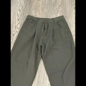 Women’s New With Tags Aachoae Green Medium Jean Pants thumbnail 2