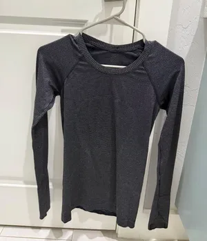 Lululemon Swiftly Tech Long Sleeve thumbnail 1
