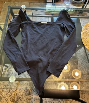 Babton Aritzia Top thumbnail 1
