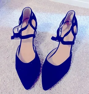 Shein faux suede kitten heels black size 7 thumbnail 2