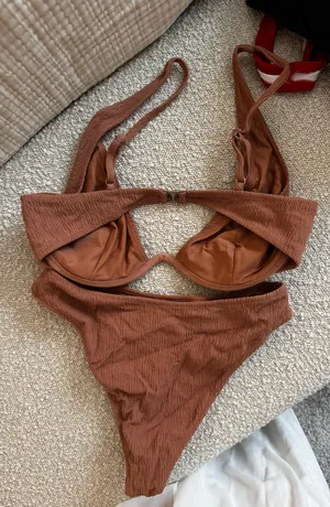TJ Swim Brown textured underwire top and high waisted bottom bikini set thumbnail 2
