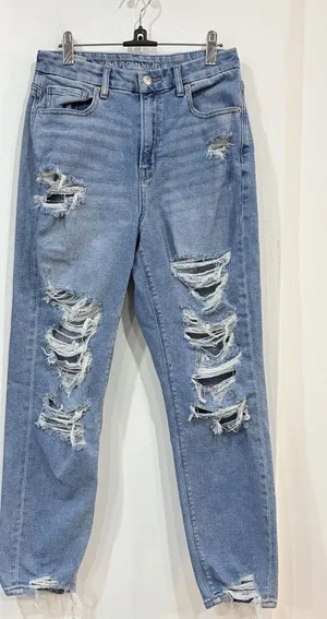 American Eagle Ripped Mom Jeans Size 6 Light Wash Distressed thumbnail 1